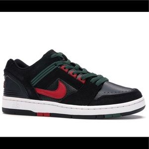 Nike SB Air Force 2 GUCCI 9.5. Fits like a 9
